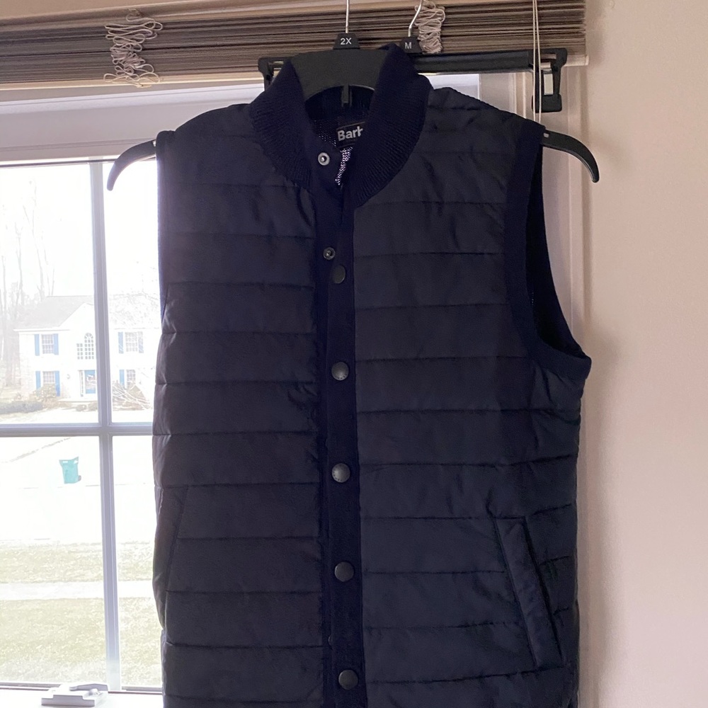 Barbour navy vest small
